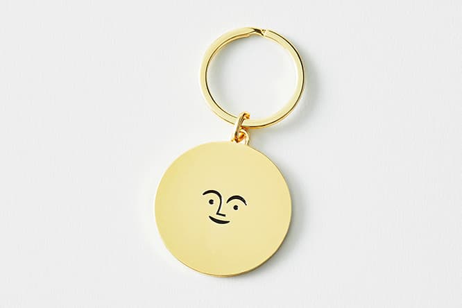 〈ヴィトラ〉の《キーリング サン》3,400円