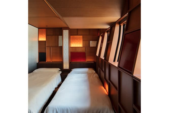 手足を伸ばして、ベッドでぐっすり。リネンや寝具が上質な眠りをサポートする。