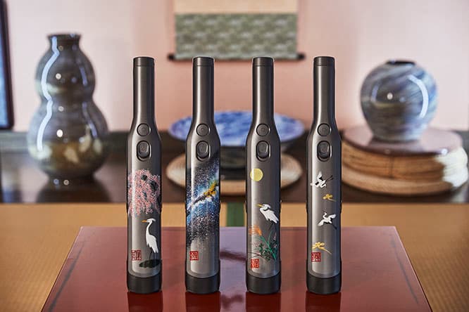 限定販売される〈Shark〉EVOPOWER。左から春・夏・秋・冬、各モデル12台ずつ合計48台を販売する。