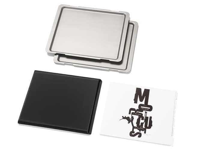 Andres Serrano (photos), Mario Bellatin (text), Harri Koskinen (case), Morgues, 2006 (39 x 47 x 3,2cm)　Copyright (c) Toluca Éditions