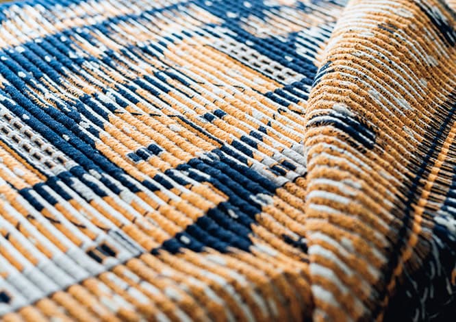 2017年のミラノサローネで発表した〈motion textile〉シリーズの《yuki》。