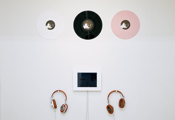  ソフィ・カルの個展『My mother, my cat, my father, in that order』（3月10日まで開催）の展示風景。©Sophie Calle / ADAGP, Paris &amp; JASPAR, Tokyo, 2019.  Courtesy Perrotin