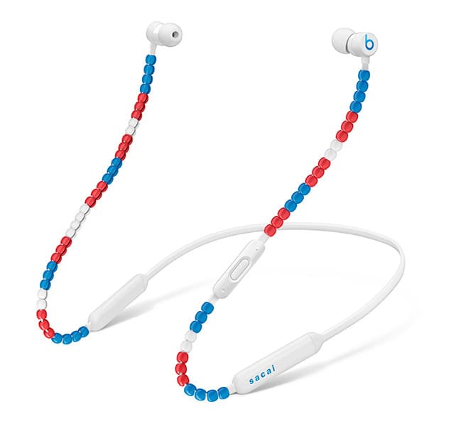 《BeatsXイヤフォン sacai スペシャル・エディション》ピュアホワイト 14,800円。