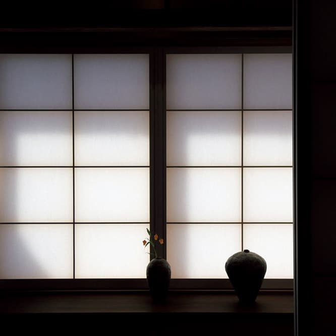 POINT 1 クリエイターの手仕事が、アチコチに。花瓶などの調度品は謝小曼の私物。