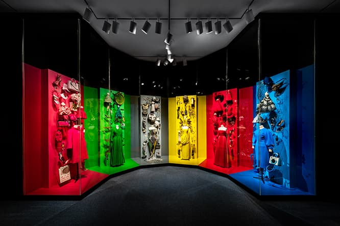 意外にもアメリカではこれが初となる、ディオールの大回顧展。