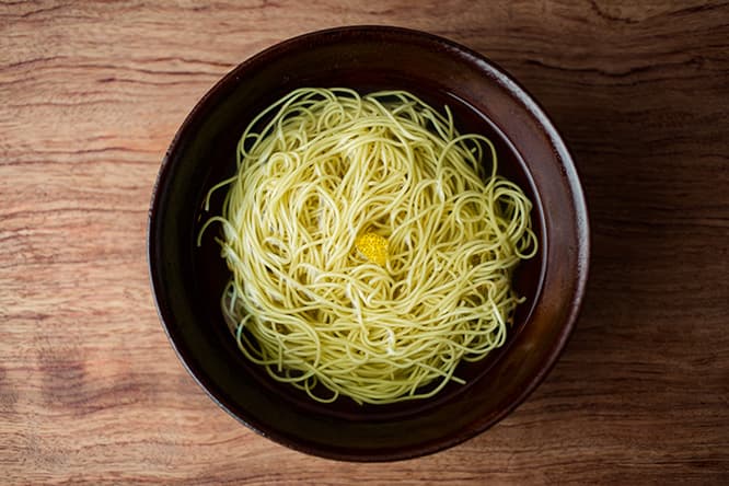 「澄まし麺」は単品1,000円、または夜コース6,800円〜の食事として選択できる。　photo_Kayoko Aoki