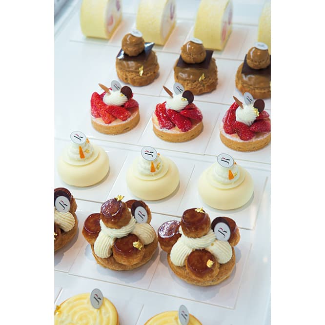獺祭を効かせたホワイトチョコレートのムースなど、日本酒入りのスイーツも人気。