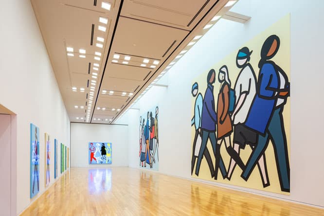 人物画が並ぶ展示室。
