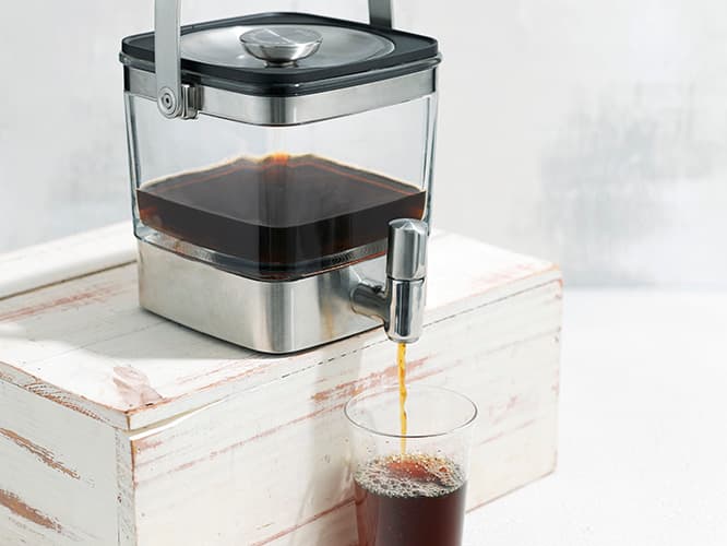 濃いめのコーヒーが出来上がるので、コーヒーに対して水もしくはミルクの比率を「1:3」にして飲むのがオススメ。茶葉の場合も濃い目に仕上がるので、お茶に対して水の比率を「1:7」にすると美味しく飲める。