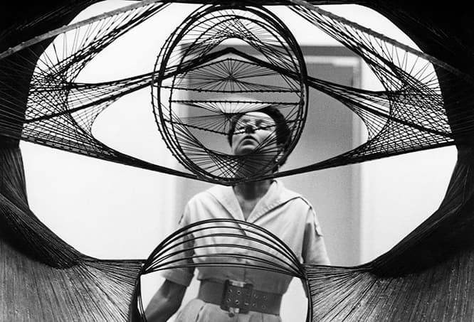 “20世紀美術の母”、ペギー・グッゲンハイム。　（c）Roloff Beny / Courtesy of National Archives of Canada