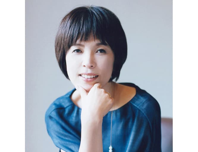 原田マハ（はらだ・まは）　1962年東京都生まれ。森美術館設立準備室勤務、ニューヨーク近代美術館への派遣を経て独立後、フリーのキュレーター、カルチャーライターとして活躍。2006年「カフーを待ちわびて」で小説家デビュー。12年『楽園のカンヴァス』山本周五郎賞、17年『リーチ先生』で新田次郎文学賞受賞。『ジヴェルニーの食卓』『暗幕のゲルニカ』『たゆたえども沈まず』など印象派のアーティストにまつわる作品が多数。近著に『美しき愚かものたちのタブロー』。