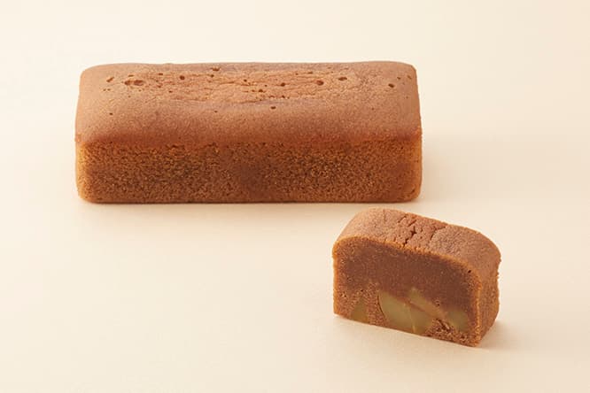 《和栗とチョコレートのフォンダン》レギュラーサイズ3,780円、スモールサイズ540円（税込）。〈あんスタンド北青山店〉〈あんスタンド新宿店〉〈トラヤカフェ青山店〉にて販売。