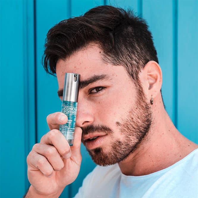 乾燥した目元に潤いを与えるアイケア美容液《MX アイ 96 コンセントレート》15ml 4,400円（9月20日新発売）
