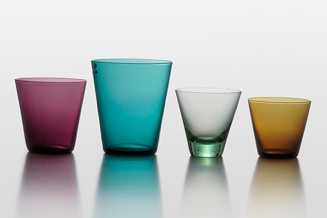 （左から）《2744-12 cl》《2746》《2718 ja》《27449 cl》コップ 吹きガラス／ヌータヤルヴィ・ガラス製作所／タウノ＆リーサ・タルナ・コレクション photo by (c) Rauno Träskelin