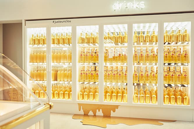 期間限定コンビニの名は〈カルチエ〉。