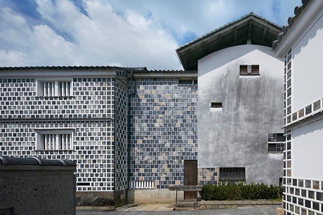 倉敷アイビースクエア『建築家 浦辺鎮太郎の仕事―倉敷から世界へ、工芸からまちづくりへ』展より。倉敷考古館増築部分　(c) Forward Stroke inc