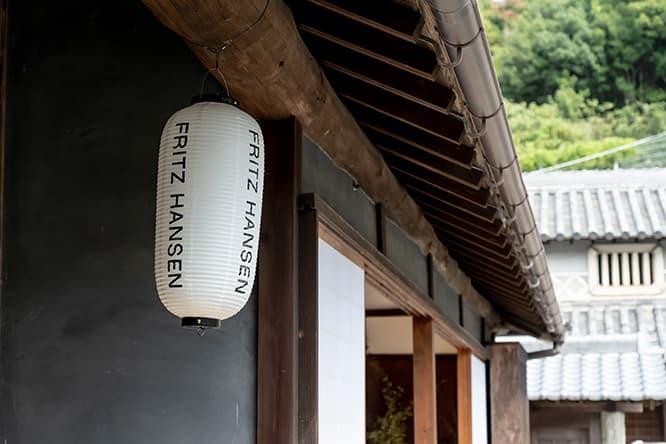 軒下にはフリッツ・ハンセンの名入りの提灯が。
