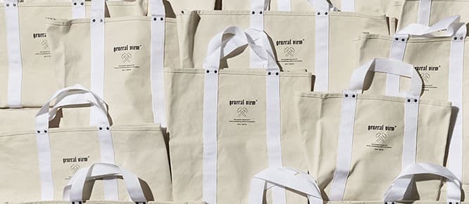 GENERAL VIEW Tote- Horizontal　18オンスのキャンバスを使用し、LA郊外のマニファクチャーで生産したトート。