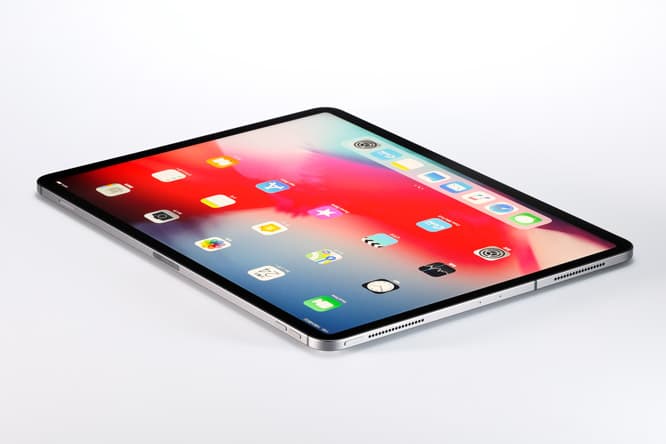 11インチで468g。12.9インチは631g（Wi-Fiモデル）もしくは633g（Wi-Fi+Cellularモデル）。