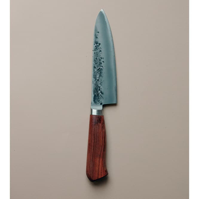 Purchase No. 9【 庖丁 】鍛冶職人の伝統を伝える切れ味鋭い鋼の庖丁。