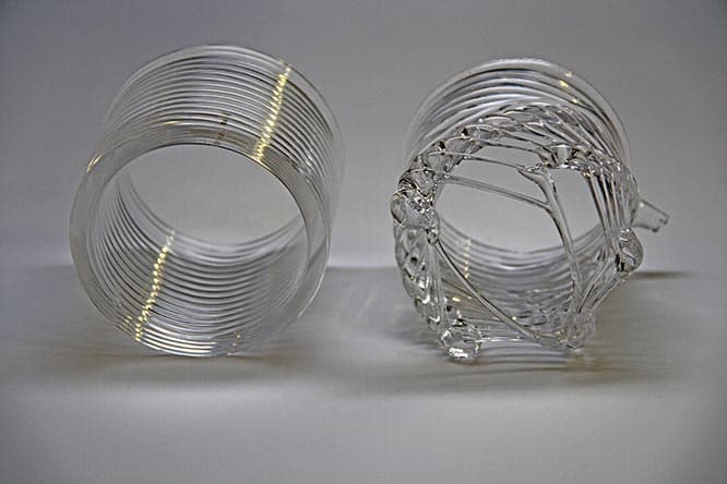《Glass I》2015　ネリとチームにより3Dプリントで作られたガラス。ガラスだけで作られた建物も可能になるという。