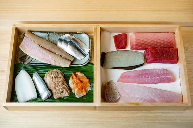 タネ箱は檜材。クラシックな江戸前スタイル。