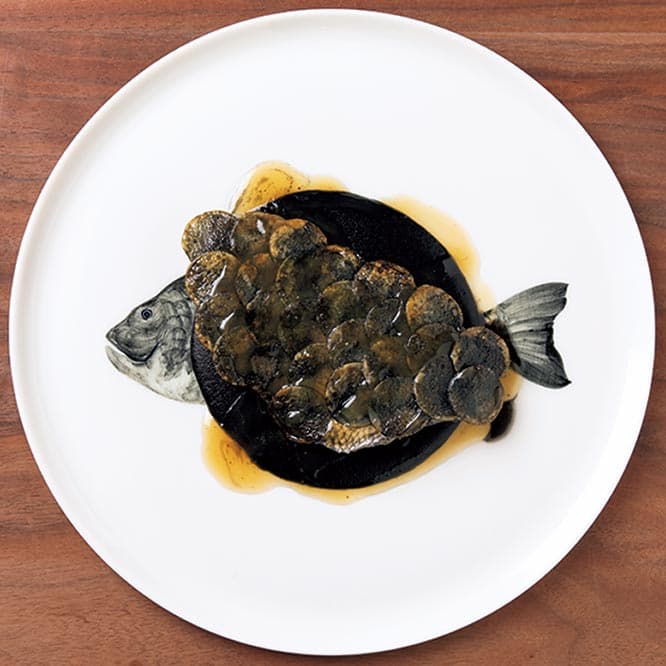 魚拓 季節の魚とじゃが芋のピュレ2,200円。