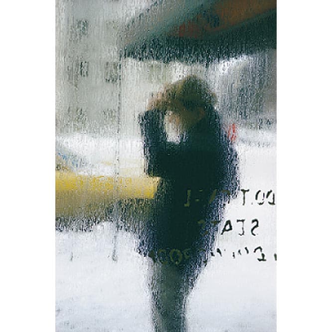 雨に濡れた窓ガラス越しの風景。
ソール・ライター 《帽子》 1960年頃、発色現像方式印画
(c) Saul Leiter Foundation