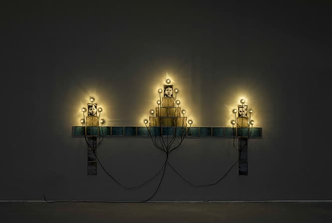 クリスチャン・ボルタンスキー《モニュメント》1986 年 作家蔵 © Christian Boltanski / ADAGP, Paris, 2019,Photo © The Israel Museum, Jerusalem by Elie Posner