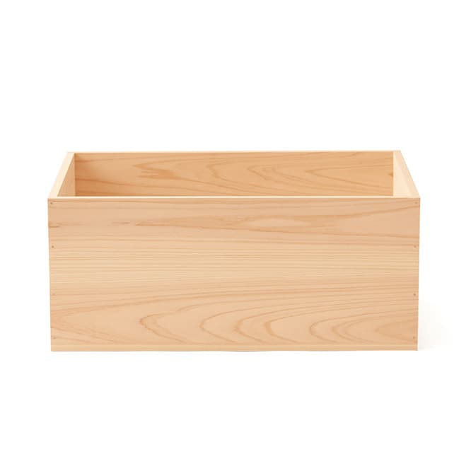 東京産のひのきを使用した木箱。（約37×26×16cm）5,900円(税込)
