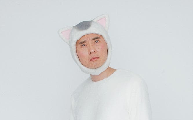 猫村ねこ 役：松重豊　仔猫のころに離ればなれとなったぼっちゃんに再会するため、村田家政婦に住み込み、犬神家に通う。
「ほしよりこさんの描く世界観が好きで、安易に実写化など考えてほしくないと思うひとりでした」©テレビ東京