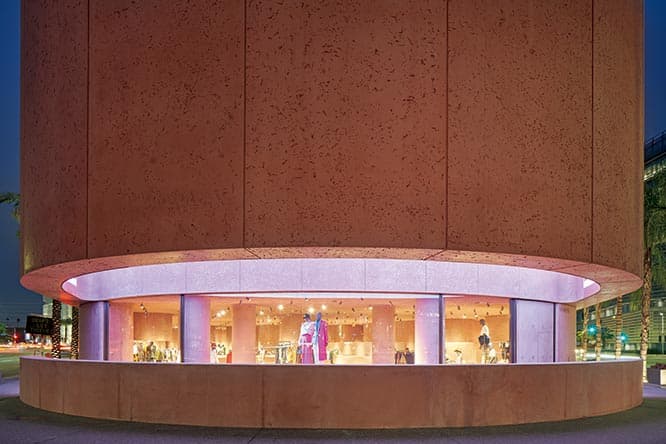 お気に入りの公園のように、自然と足が向く場所としての店を提唱する。
