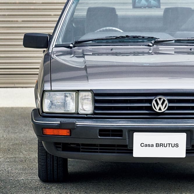 取材車は1987年のマイナーチェンジ以降のモデルで、ヘッドランプは初期の一体型から分割型になっている。