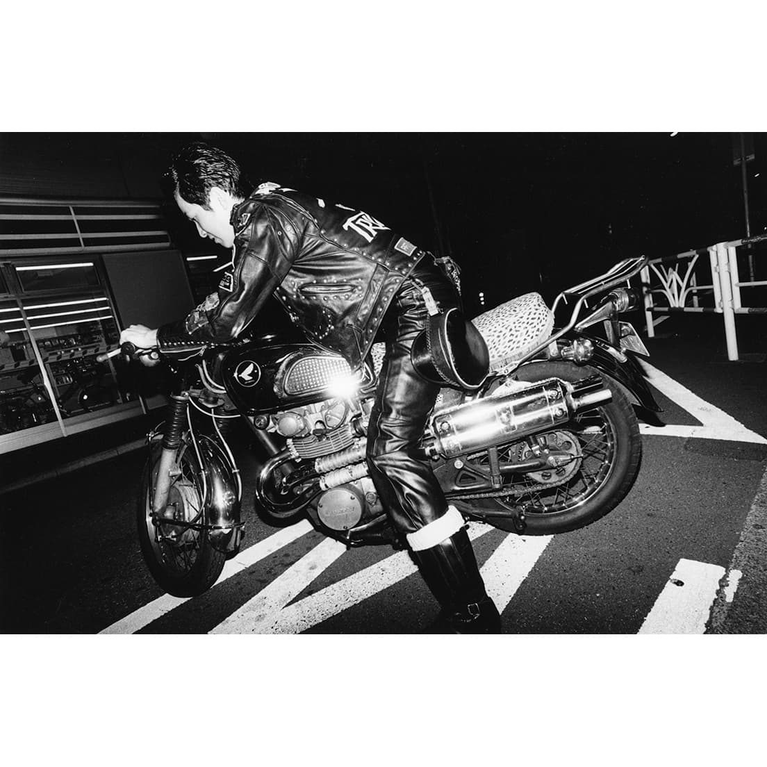 元田敬三『御意見無用』（2016–2018年 ©Keizo Motoda, courtesy of MEM, Tokyo）