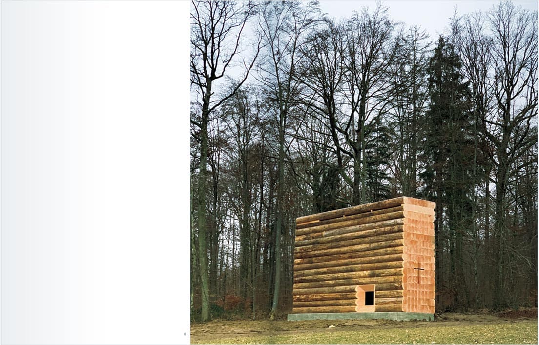 ジョン・ポーソンが自ら撮影したドイツの教会。ポーソンは「SPIRITUAL SITES」として、コンセプトのコンテクストを示す重要な場所を撮影した。