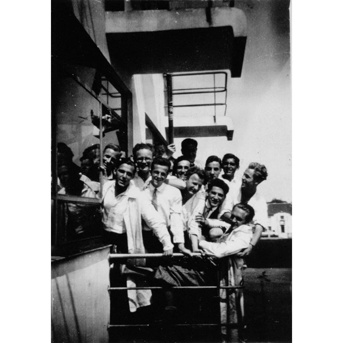 当時の学生たち。（1932年頃、撮影：フリッツ・シュライバー、ミサワホーム株式会社）