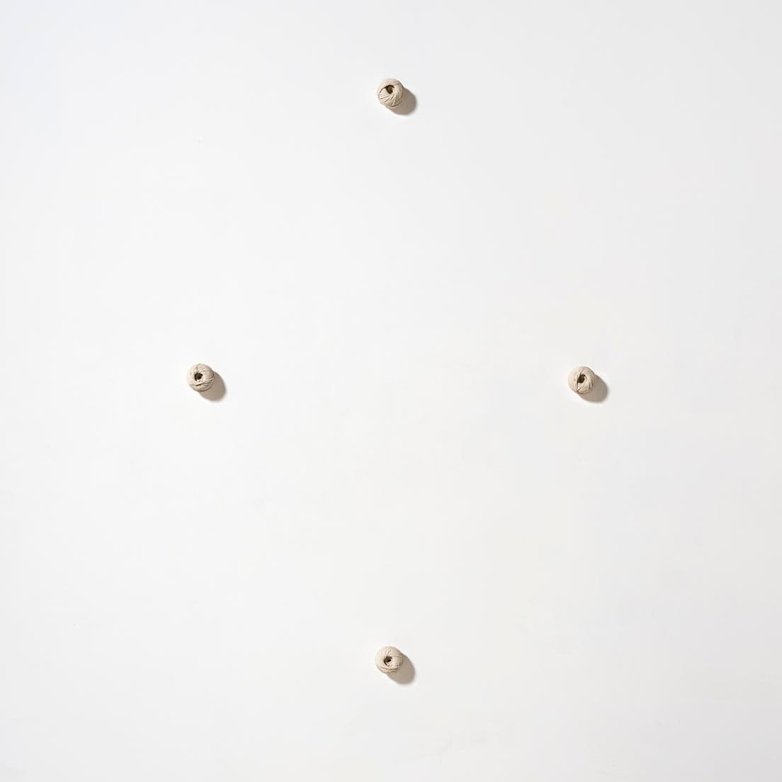 《Dial #1》2020　painted bronze　75×51 1/2×3 5/8 inches (190.5×130.8×9.2 cm) (Inv# RS 20.013)　Courtesy of David Kordansky Gallery, Los Angeles