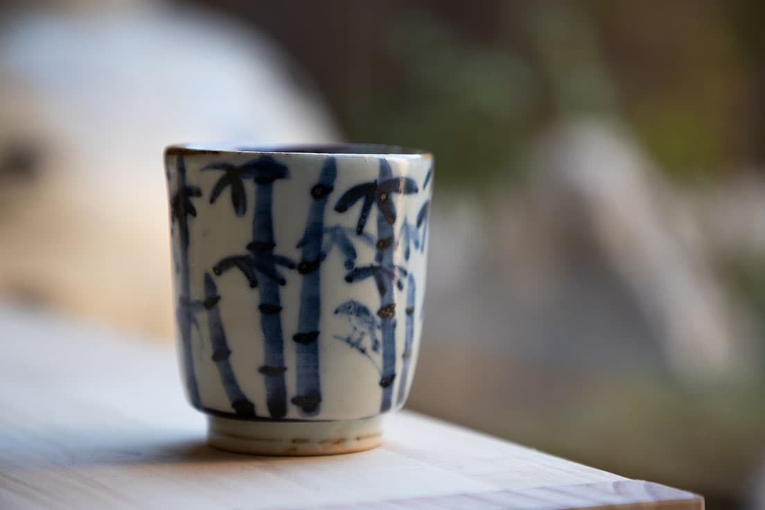 染付湯呑竹林&nbsp;(φ7.3×H8cm)&nbsp;7,000円。