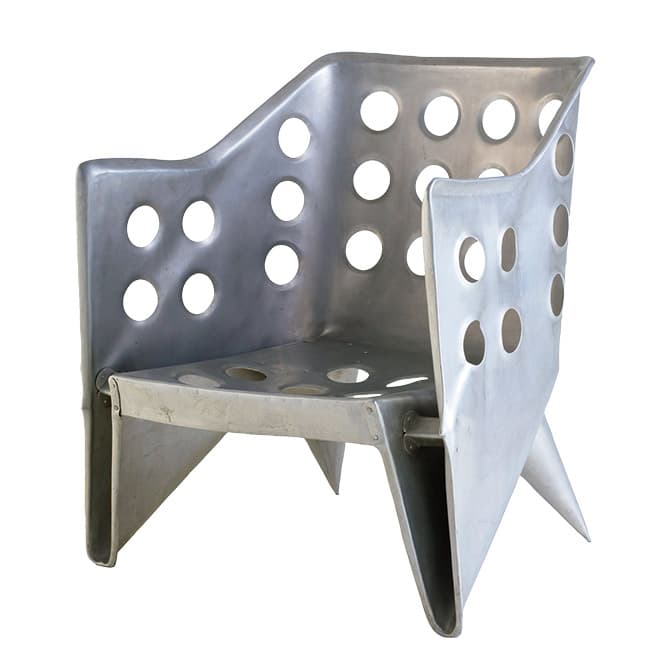 Aluminium Chair(ca. 1942) in Beugel Chair  Exhibition Poster(2018)
 オランダのデザイングループ「デ・ステイル」のマンガ本を描いたヨールト・スヴァルテ。カッシーナの依頼を受け、ヘーリット・トーマス・リートフェルトの名作《ブーゲルチェア》の新バージョンを彼がデザイン。