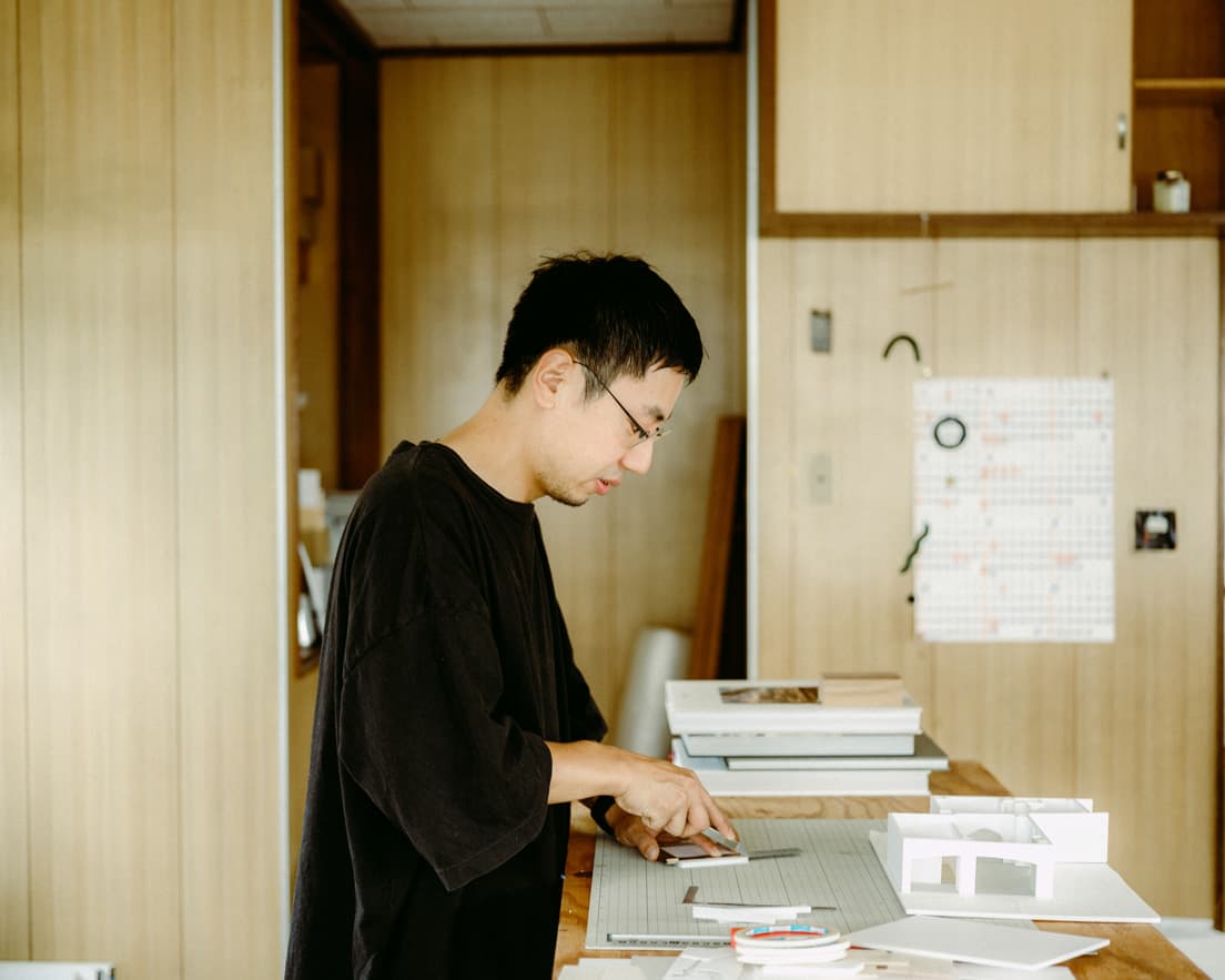 元そろばん・学習塾の建物をセルフリノベーションしながら事務所として使っている。
