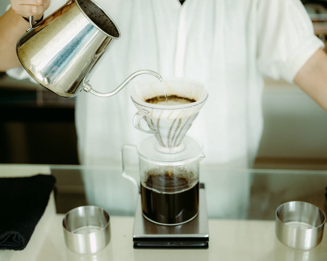 〈OBSCURA COFFEE ROASTERS〉のスペシャルティコーヒーのほか、自家製のスイーツを提供。