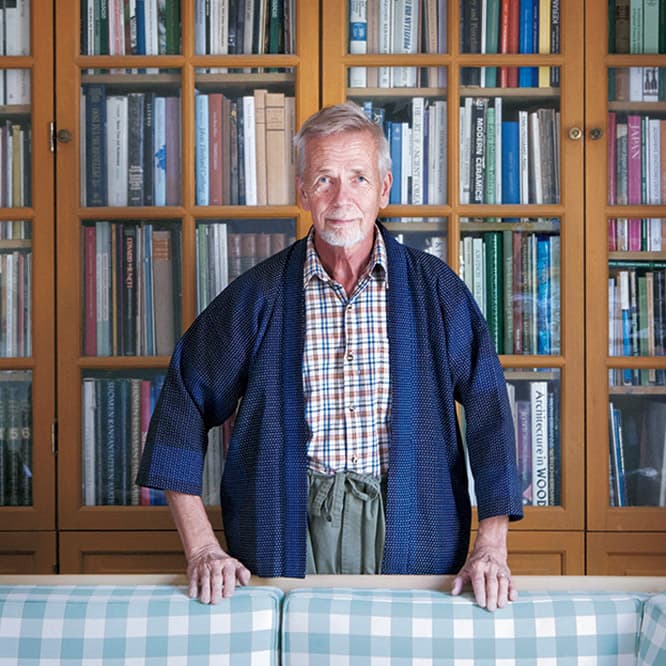 タウノ・タルナ 　1944年生まれ。学生時代にカイの下で学び、Sarvis社のデザイナーとして活躍。カイ現役最後のシリーズを共に手がけた。