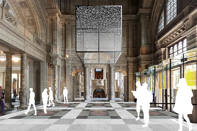 〈ヴィクトリア＆アルバート博物館〉の入口に展示されるプラスチックの環境への悪影響を示すサム・ジェイコブの《Sea Things》。