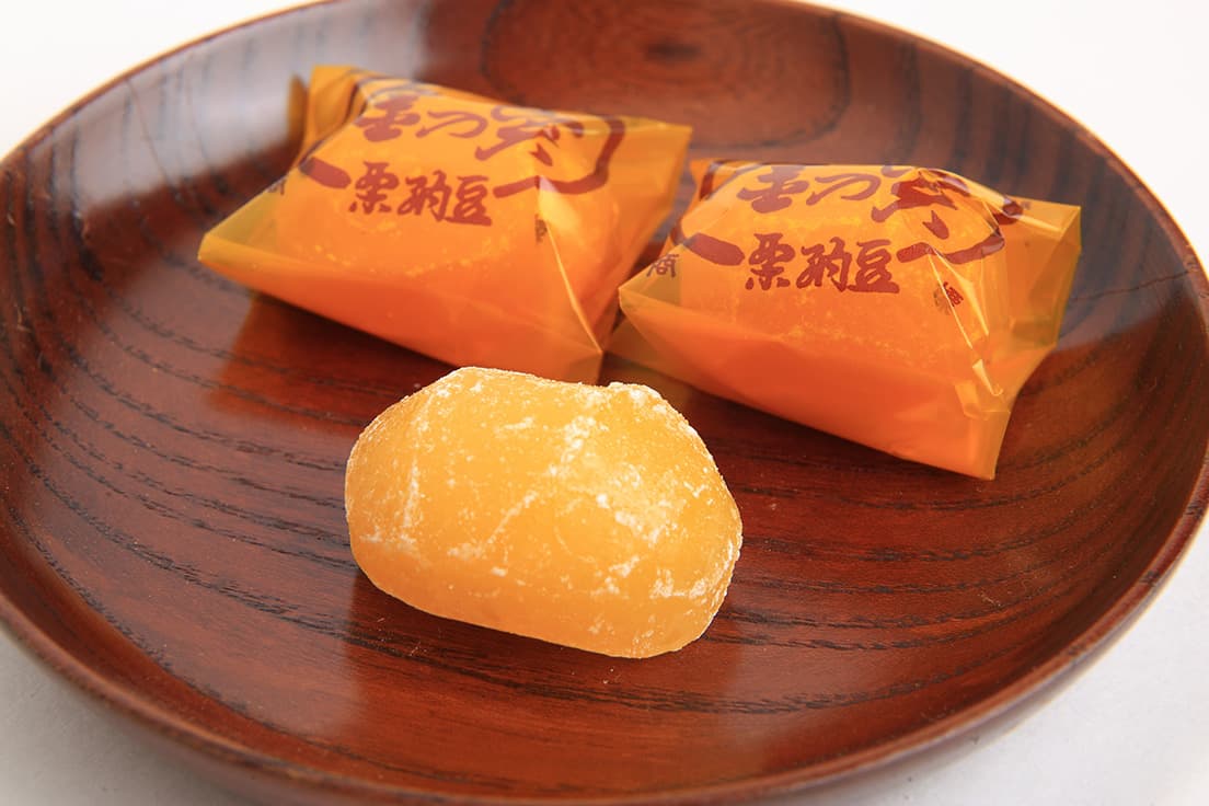 栗を丸ごと使った「金の実」は1個から販売。グラム売りで、箱や袋入りがある。6個（箱入り）1674円（税込）。