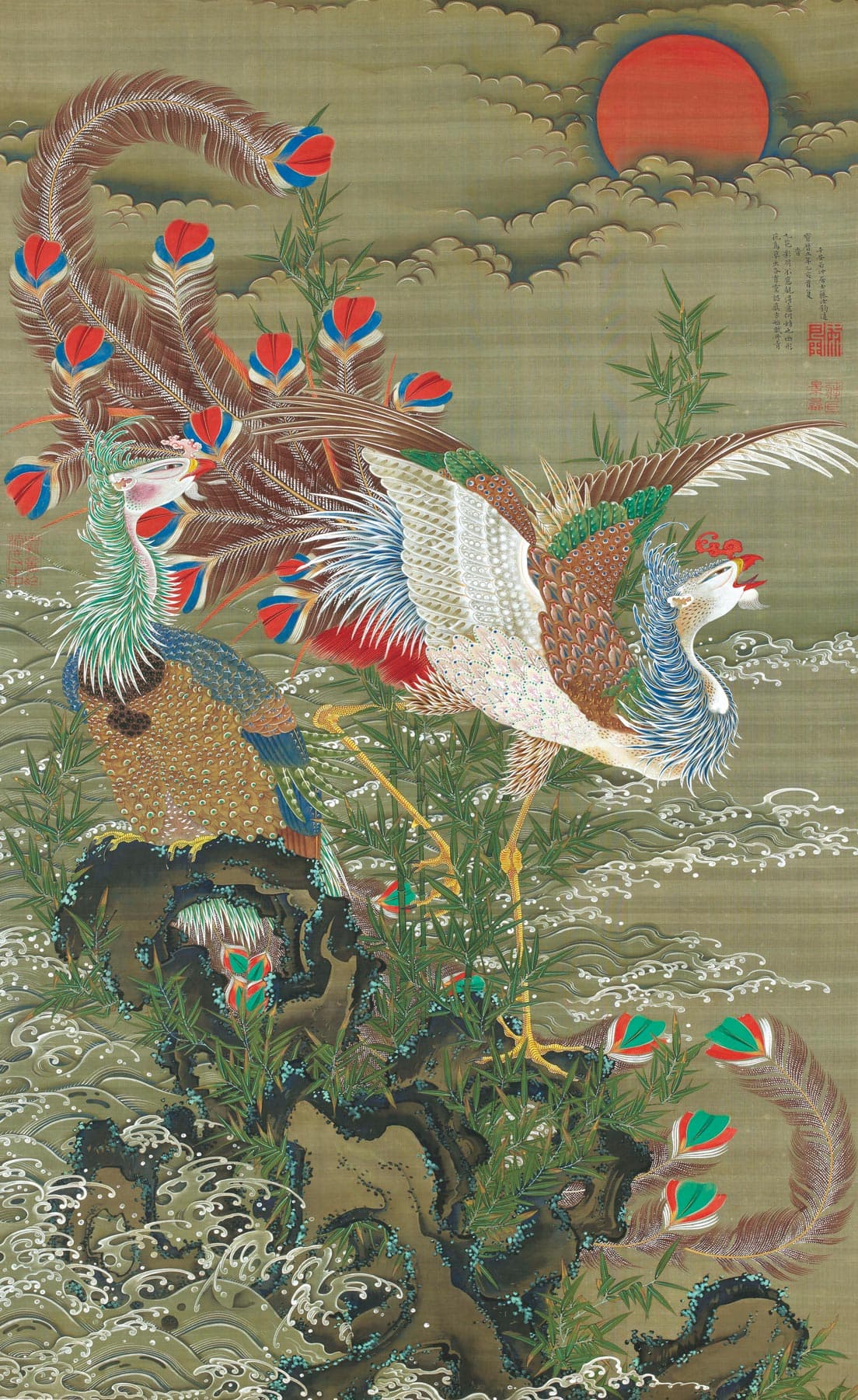 伊藤若冲筆《旭日鳳凰図》。若冲が画家に専念することになった40歳の折りの記念碑的作品。加えて代表作の《動植綵絵》8点も出陳（展示替あり）。江戸時代、宝暦5年（1755）、〈宮内庁三の丸尚蔵館〉蔵、後期展示（11月3日～11月23日）