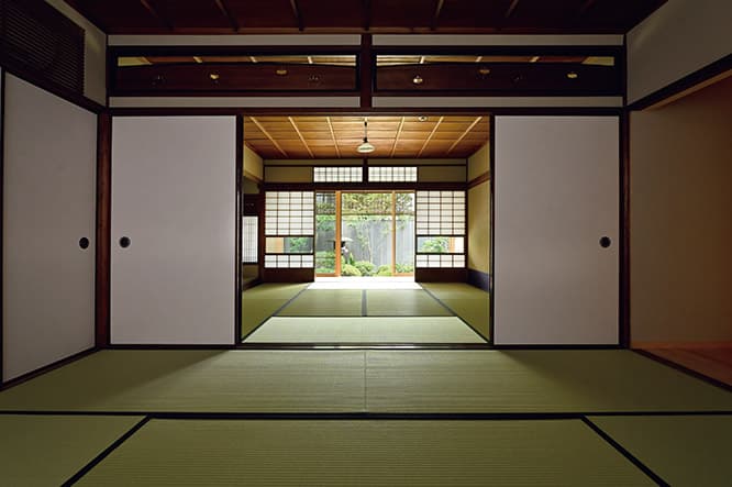 二間続きの和室。