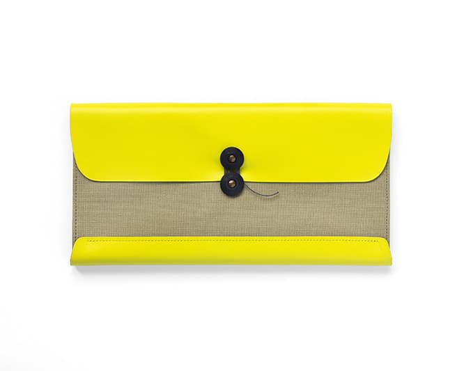 《Travel Wallet for Maharam》33,000円。

