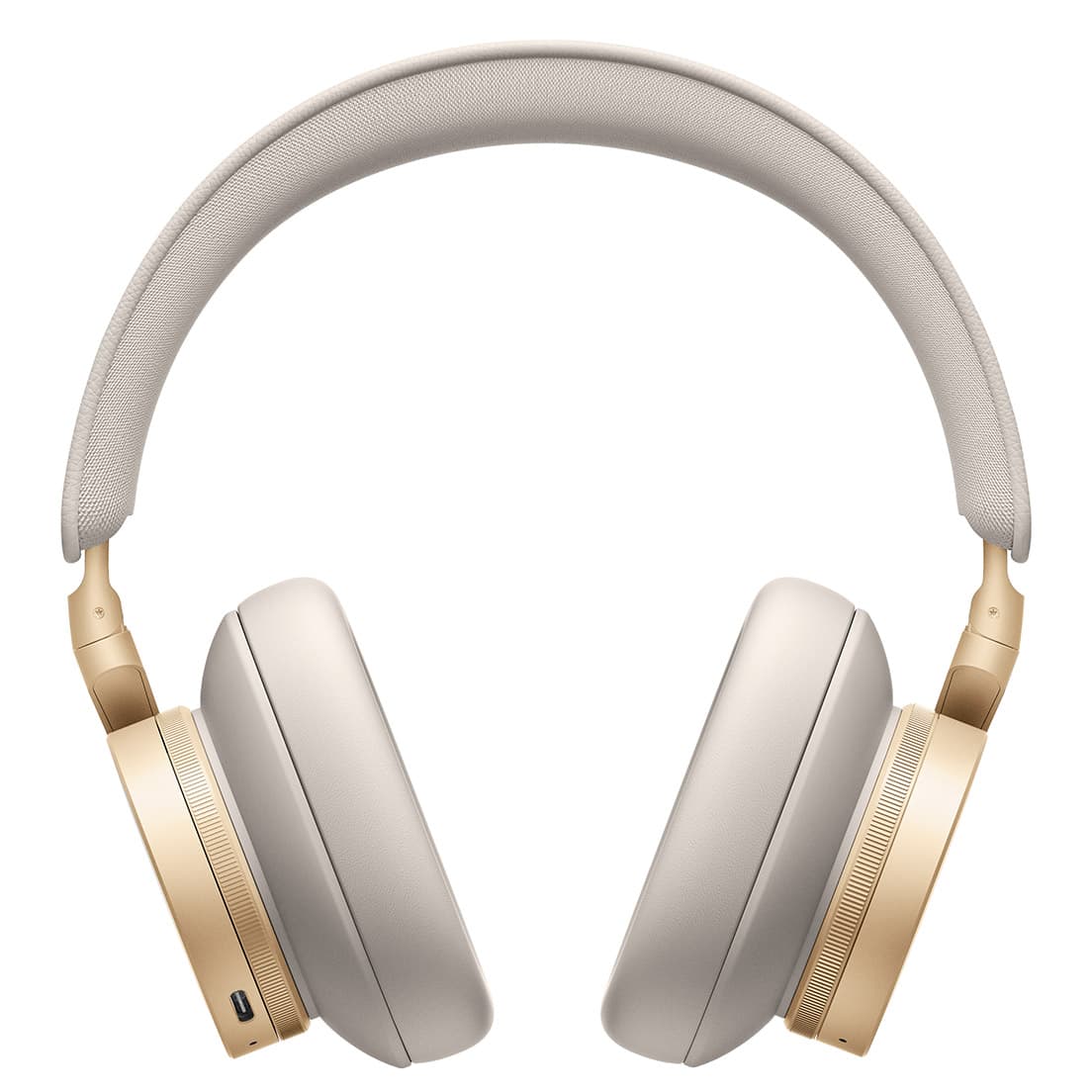 《Beoplay H95 Gold Tone》87,273円。サンドカラーのラムスキン製イヤーカップ、ゴールド調アルミニウムのユーザーインターフェイスを備えたヘッドホン。