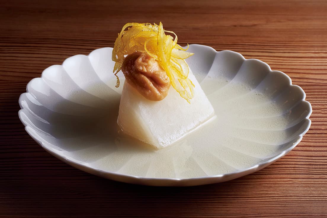 2代目料理長・上嶋良太（現〈なる屋〉店主）のレシピによる「ふろふき大根」