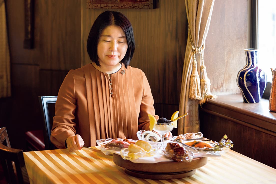 〈スカンディヤ〉神奈川県横浜市中区海岸通1-1 TEL 045 201 2262。11時〜22時（2Fのみ日曜17時〜）。無休。